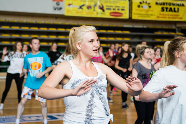 Uczniowie chętnie ćwiczą zumbę