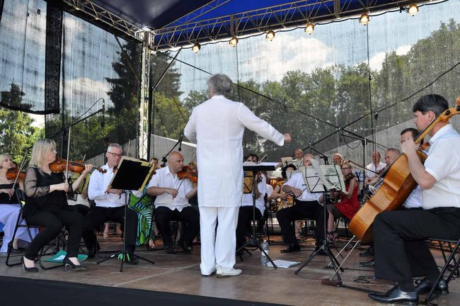 Wczoraj piknik symfoniczny, dziś bitewnie pod zamkiem