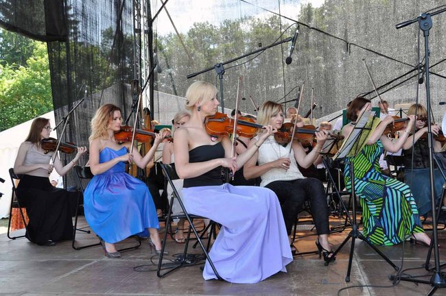 Wczoraj piknik symfoniczny, dziś bitewnie pod zamkiem