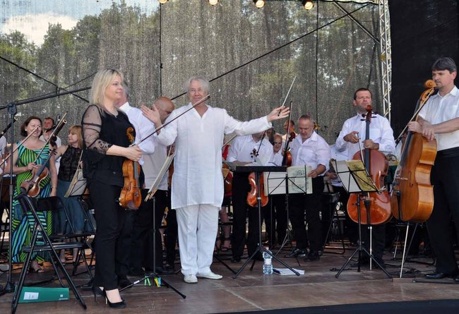 Wczoraj piknik symfoniczny, dziś bitewnie pod zamkiem