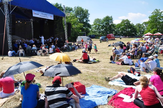 Wczoraj piknik symfoniczny, dziś bitewnie pod zamkiem