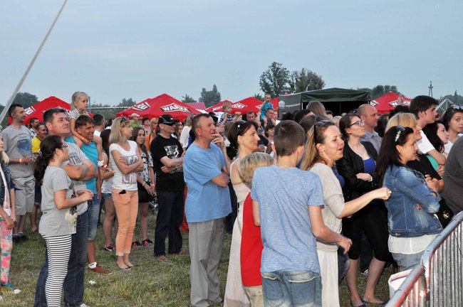 De Mono przypomniało szlagiery