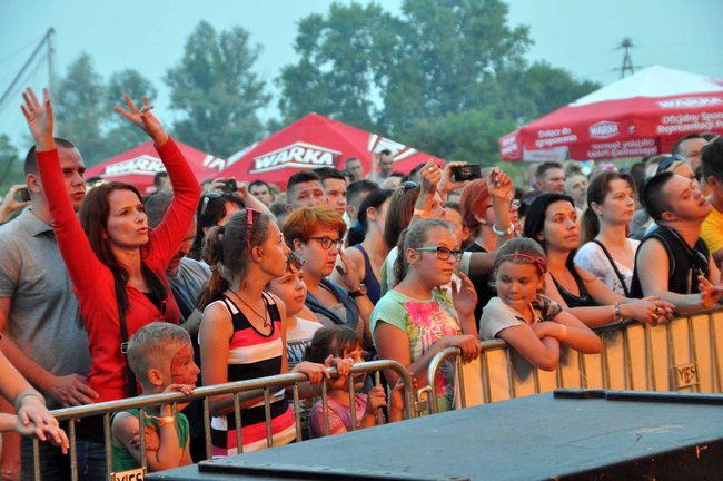 De Mono przypomniało szlagiery