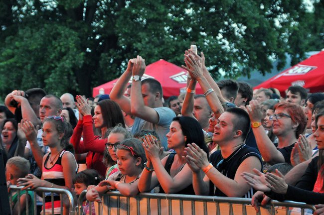 De Mono przypomniało szlagiery