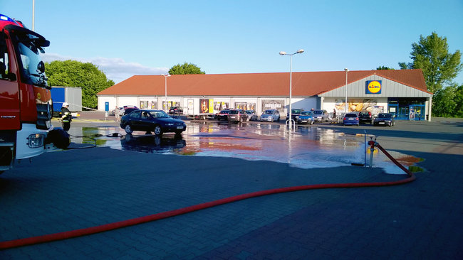 Na stacji paliw rozszczelniła się butla z gazem