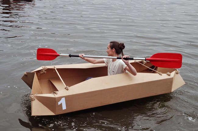 Kajaki z tektury - pomysł na współpracę przemysłu z uczelniami
