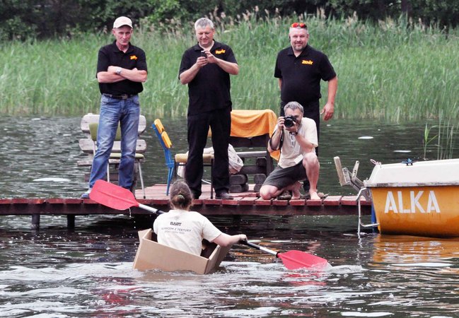 Kajaki z tektury - pomysł na współpracę przemysłu z uczelniami