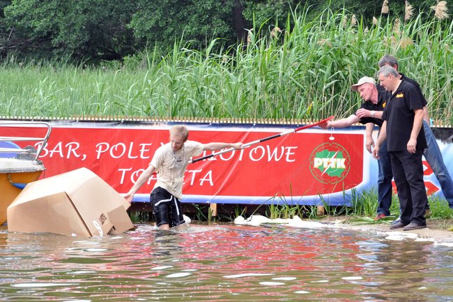 Kajaki z tektury - pomysł na współpracę przemysłu z uczelniami