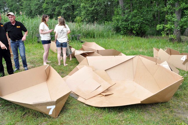 Kajaki z tektury - pomysł na współpracę przemysłu z uczelniami