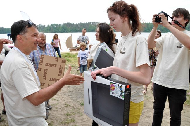 Kajaki z tektury - pomysł na współpracę przemysłu z uczelniami