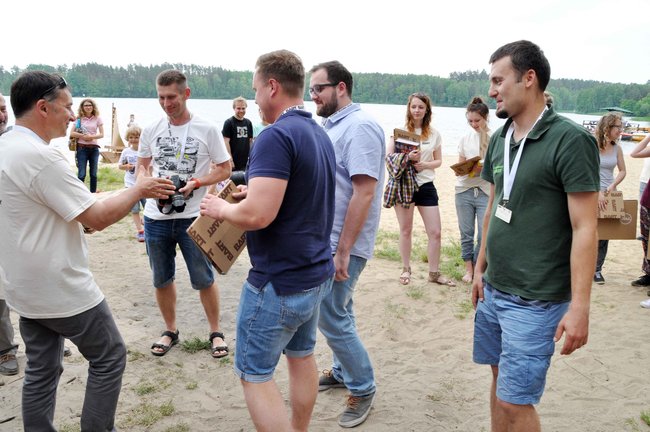 Kajaki z tektury - pomysł na współpracę przemysłu z uczelniami