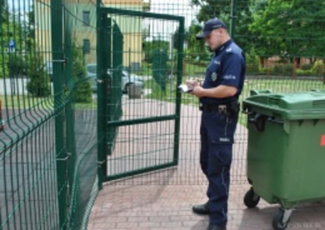 Gimnazjaliści na wakacjach = dewastacja