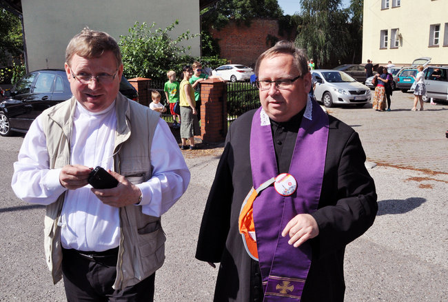 Pielgrzymi modlą się w drodze na Jasną Górę