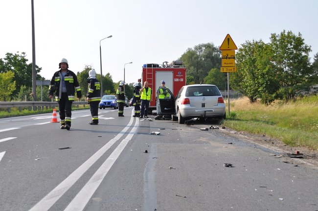 Skuter pod kołami Volkswagena