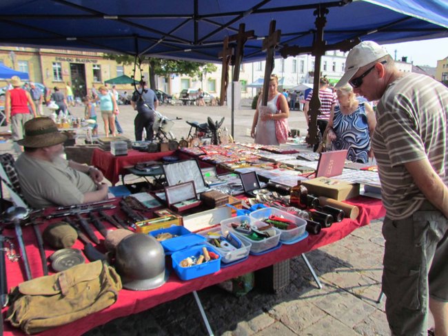 Na rynku kupisz starocie