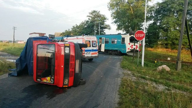 Pociąg zderzył się z dostawczym