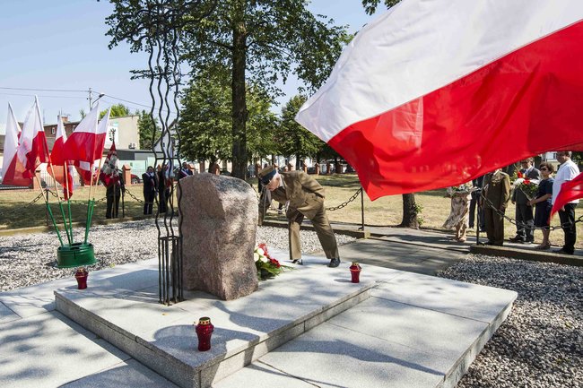 Kwiaty w rocznicę zwycięskiej bitwy