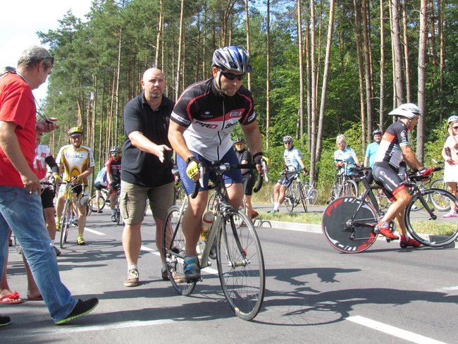 Kto zwyciężył w kolarskiej czasówce?