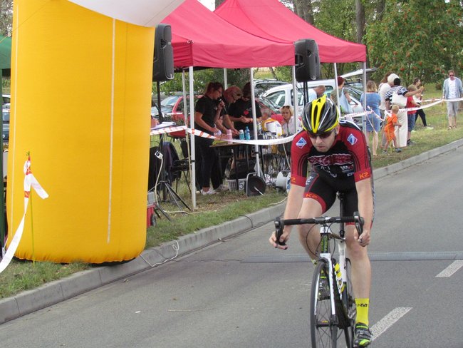 Kto zwyciężył w kolarskiej czasówce?