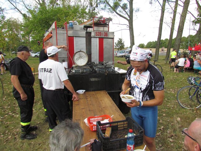 Kto zwyciężył w kolarskiej czasówce?