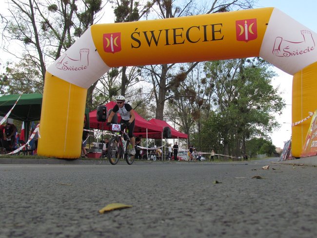 Kto zwyciężył w kolarskiej czasówce?