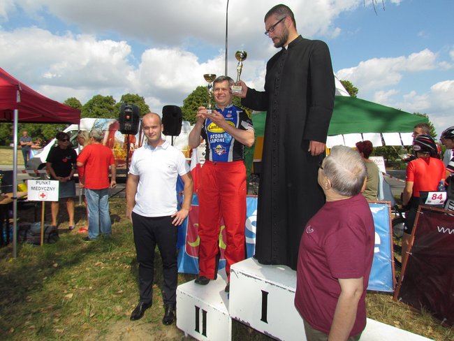 Kto zwyciężył w kolarskiej czasówce?