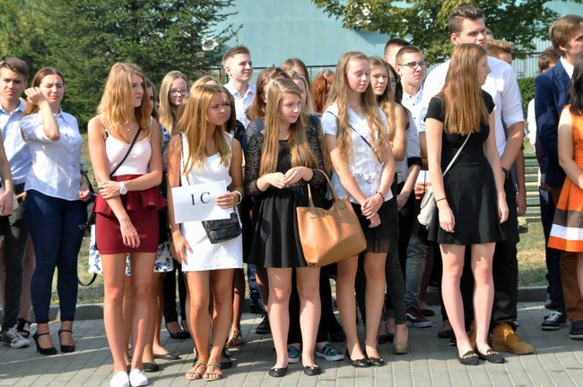 Rozpoczęcie roku w 2 LO - ZDJĘCIA