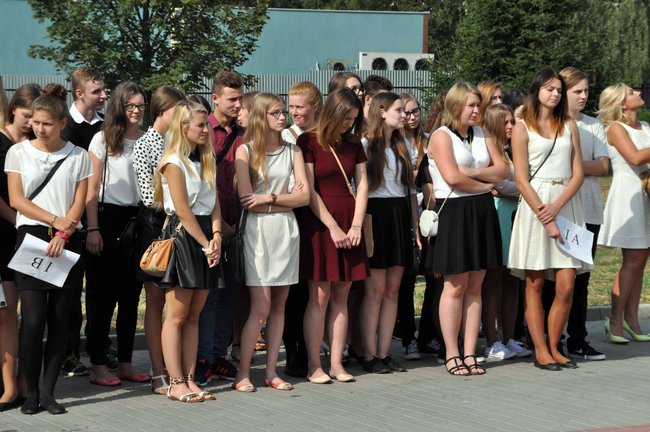 Rozpoczęcie roku w 2 LO - ZDJĘCIA