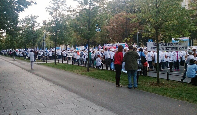Nasze pielęgniarki protestują przed Sejmem