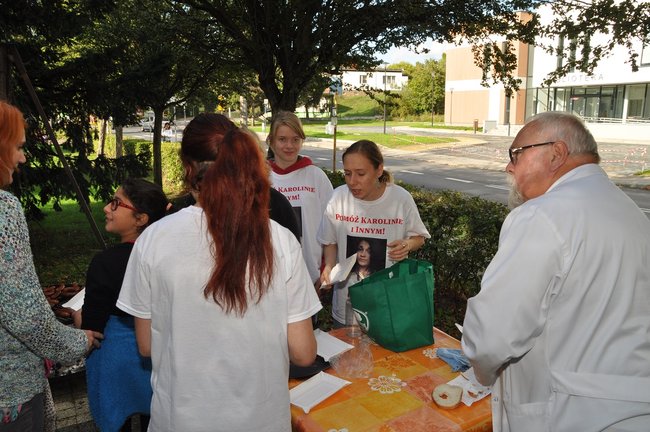 Akcja Pomóż Karolinie i Innym ? zarejestrowało się 266 osób