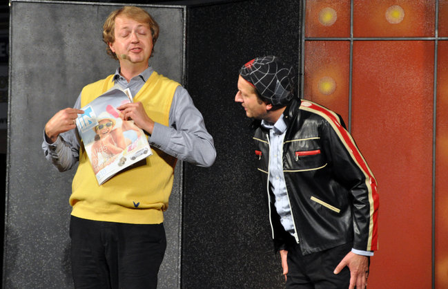 Pełna hala bawiła się na kabarecie