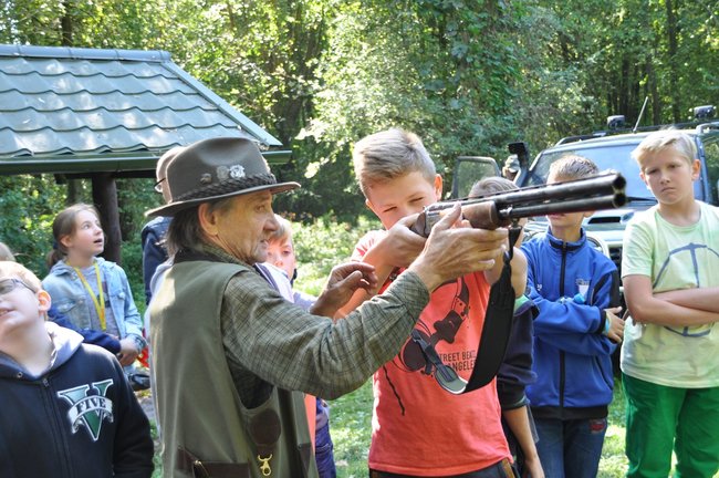 Dzieci wypuszczały bażanty