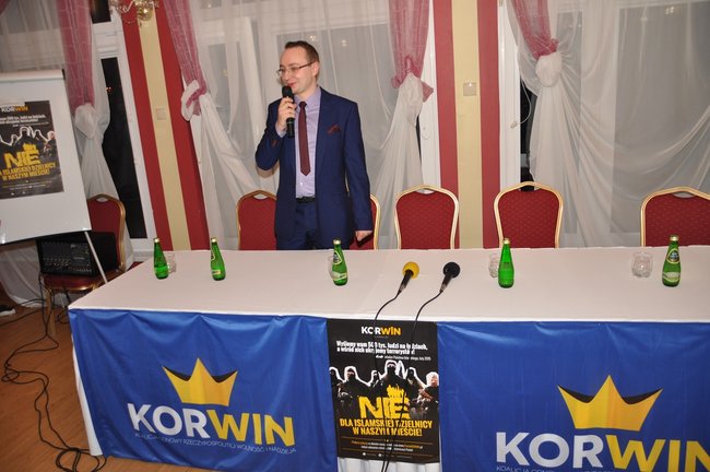 Janusz Korwin-Mikke: Jesteśmy niewolnikami