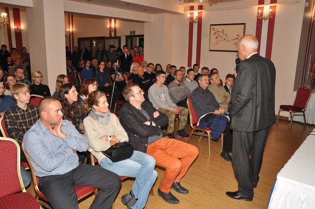 Janusz Korwin-Mikke: Jesteśmy niewolnikami