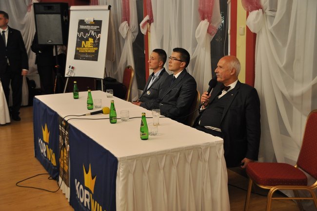 Janusz Korwin-Mikke: Jesteśmy niewolnikami