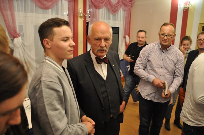 Janusz Korwin-Mikke: Jesteśmy niewolnikami