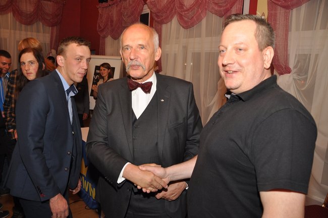 Janusz Korwin-Mikke: Jesteśmy niewolnikami