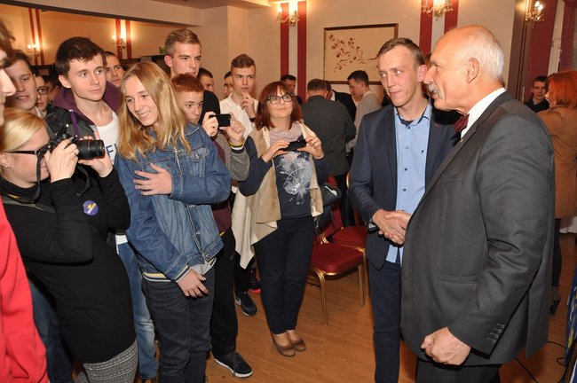 Janusz Korwin-Mikke: Jesteśmy niewolnikami