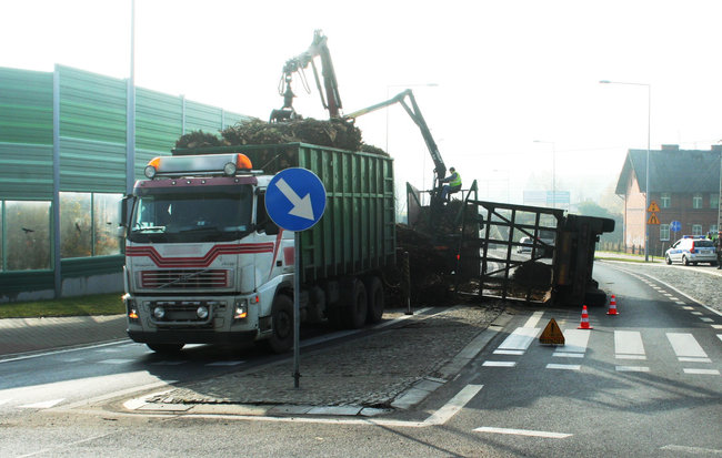Rondo w Dolnej Grupie zatarasowane