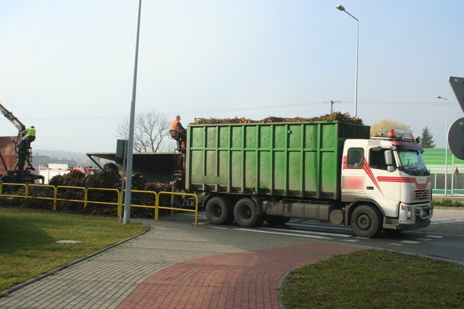 Rondo w Dolnej Grupie zatarasowane