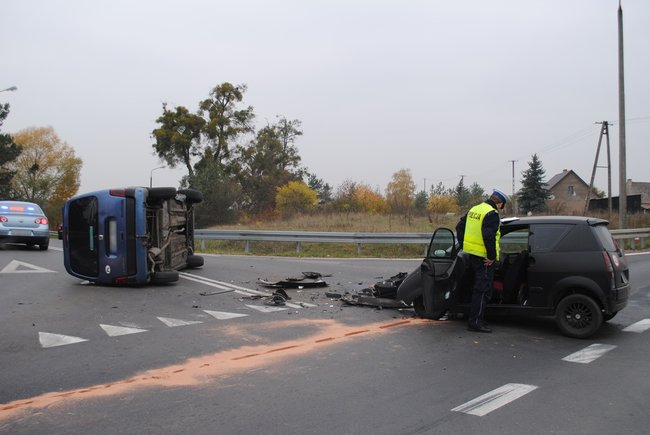 Urwało przód samochodu