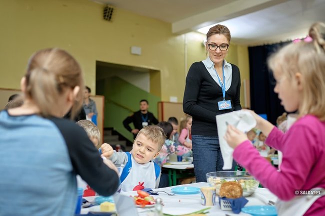 Uczniowie świeckiej Siódemki bili Śniadaniowy Rekord Guinnessa