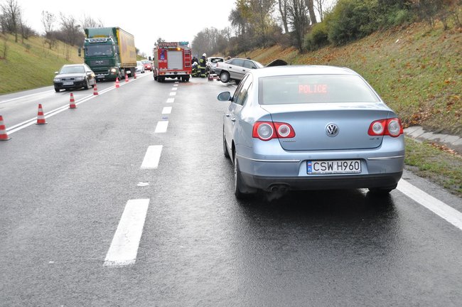Kolizja 3 aut na piątce