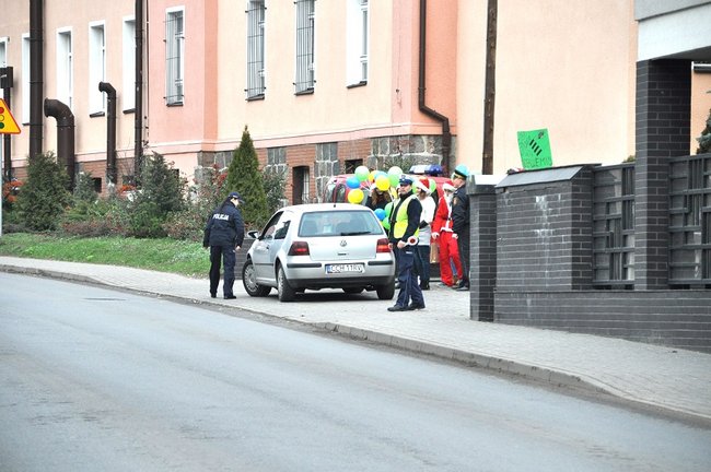 Wiedzieliście, że Mikołaj pracuje dla policji?