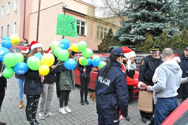 Wiedzieliście, że Mikołaj pracuje dla policji?