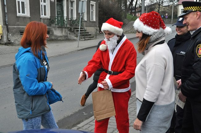 Wiedzieliście, że Mikołaj pracuje dla policji?