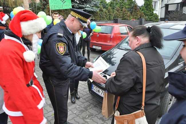 Wiedzieliście, że Mikołaj pracuje dla policji?