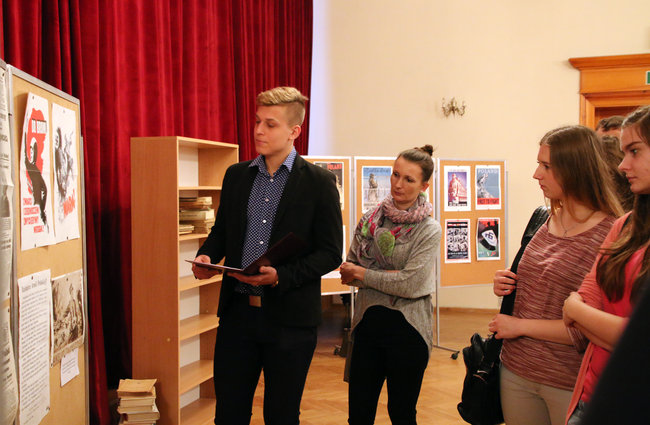 Wystawa plakatów wojennych