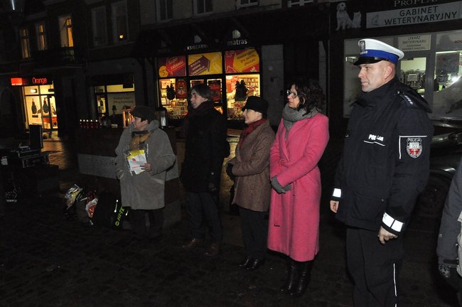 Przynieśli światło pokoju