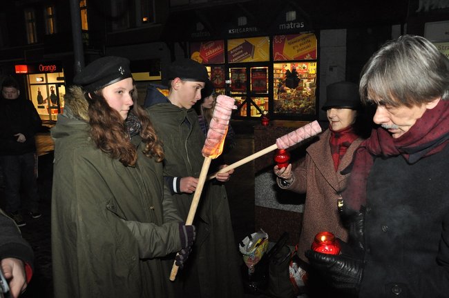 Przynieśli światło pokoju